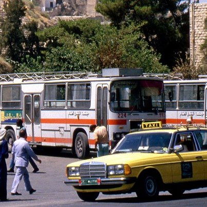  انطلاق مبادرة عمان تزدان بسواعد اهلها 