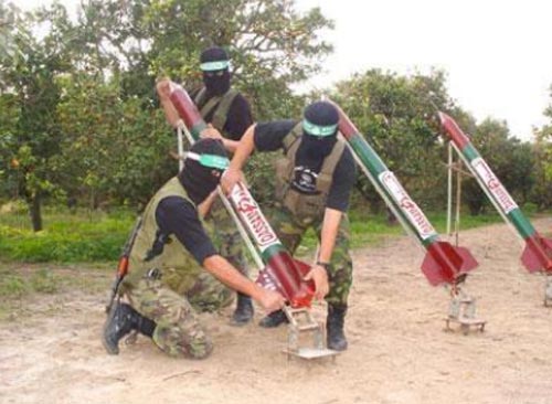 وزير بحكومة حماس يطالب المقاومة بأسر جنود من جيش الاحتلال