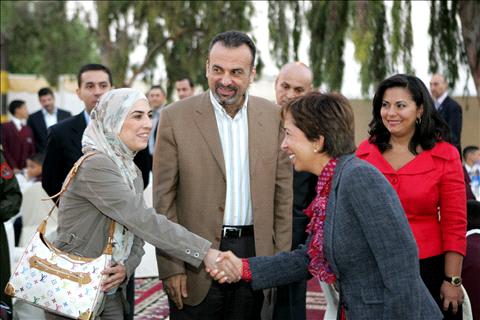 55  سفارة تشارك في بازار خيري لصالح أيتام مبرة أم الحسين