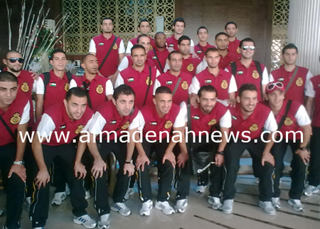 المنتخب الوطني يتجه الى مسقط لمواجهة عمان بتصفيات المونديال ( صور )