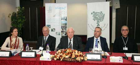 ندوة حول الإسلاميين والمسيحيين العرب 