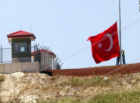 سى إن إن: 20 عسكريا ينشقون عن النظام السورى سى إن إن: 20 عسكريا ينشقون عن النظام السورى