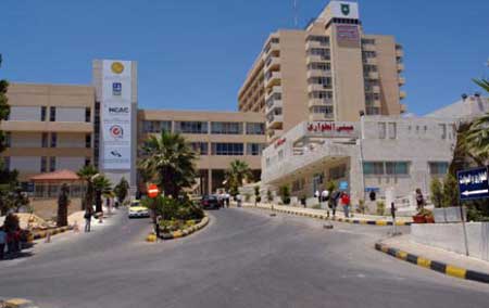 الحتاملة يناقش مطالب الممرضين في مستشفى الجامعة