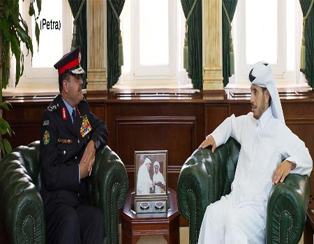 وزير الدولة القطري للشؤون الداخلية يلتقي مدير الامن العام وزير الدولة القطري للشؤون الداخلية يلتقي مدير الامن العام