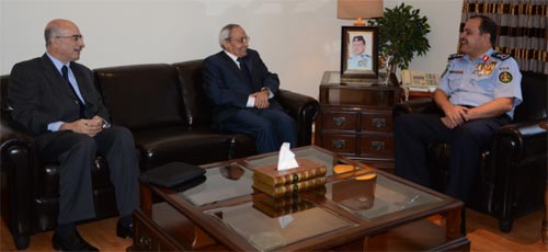 مدير الأمن العام يلتقي وفدا من المديرية العامة للأمن الوطني الجزائري مدير الأمن العام يلتقي وفدا من المديرية العامة للأمن الوطني الجزائري