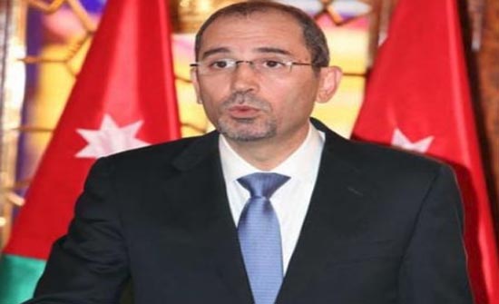 الصفدي يعود عريقات ويبحث معه جهود احياء العملية السلمية