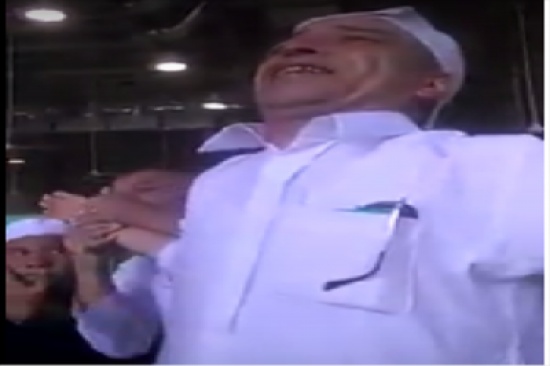 نجل المعتمر المصري: أبي لم يكن أعمى.. وهذه هي تفاصيل القصة نجل المعتمر المصري: أبي لم يكن أعمى.. وهذه هي تفاصيل القصة