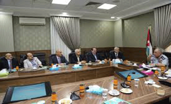 اللواء البزايعه يلتقي عدداً من متقاعدي الدفاع المدني