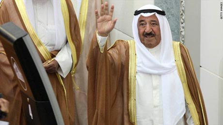 أمير الكويت ينتقد الغوغاء.. والأسرة تدعمه أمير الكويت ينتقد الغوغاء.. والأسرة تدعمه