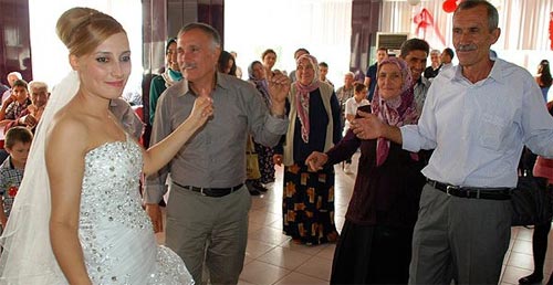 حفل زفاف تركى بلا عريس