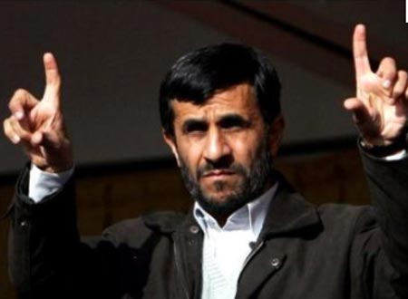 الحرس الثوري الإيراني: نادمون على دعم نجاد