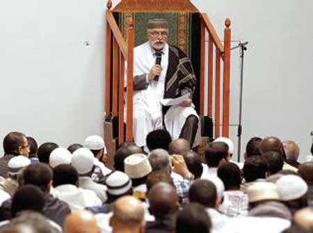 42 ألف ألماني وفرنسي يعتنقون الإسلام سنوياً 42 ألف ألماني وفرنسي يعتنقون الإسلام سنوياً
