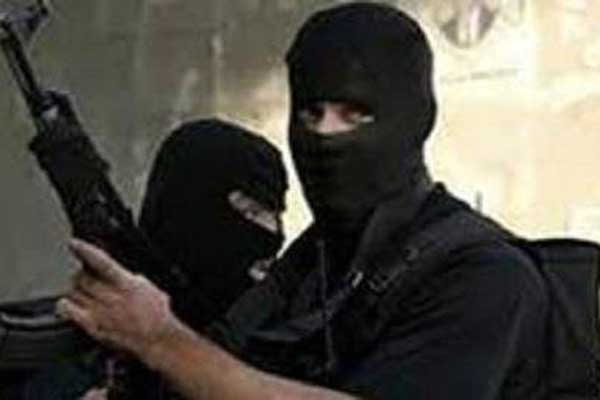 جماعة مسلحة تعدم ابن أحد الأثرياء شرق الجزائر جماعة مسلحة تعدم ابن أحد الأثرياء شرق الجزائر