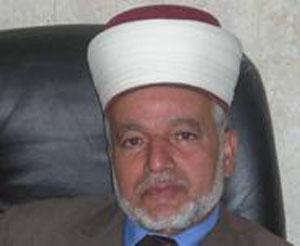 اسرائيل تحتجز مفتي القدس على حاجز قلنديا 