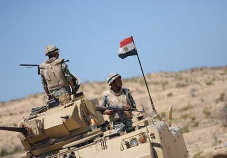 خبير: إسرائيل تحاول جرَّ مصر إلى العنف في سيناء خبير: إسرائيل تحاول جرَّ مصر إلى العنف في سيناء