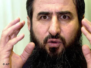 هذا ارهابي.. مطلوب للاردن وامريكا تضغط لتسليمه