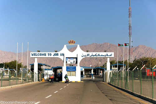 حركة جسر الملك حسين والمعابر خلال اسبوع