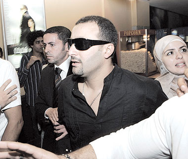 محكمة جزائرية تودع "احمد السقا" للسجن الاحتياطي بتهمة النصب والاحتيال ! محكمة جزائرية تودع "احمد السقا" للسجن الاحتياطي بتهمة النصب والاحتيال !