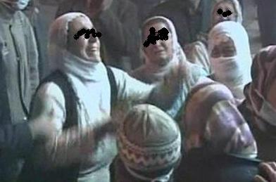  سقوط قوس خرساني على مدعويين الى صالة افراح بالزرقاء يودي بحياة طفلة 