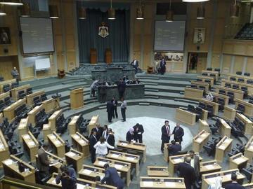 الاعيان خليفات والرقاد يؤديان اليمين الدستورية