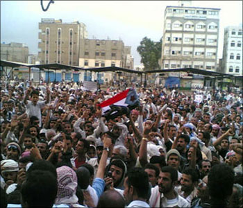 اضطرابات في جنوب اليمن تسفر عن 4 قتلى و13 جريحا اضطرابات في جنوب اليمن تسفر عن 4 قتلى و13 جريحا
