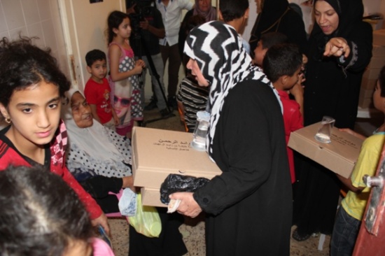 بالصور ...سفارة الامارات تبدأ بتنفيذ مشروع وجبات إفطار صائم في الأردن