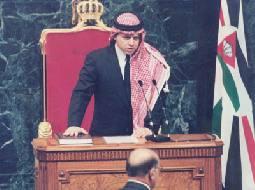 عطلة رسمية الثلاثاء المقبل بمناسبة تولي الملك سلطاته الدستورية