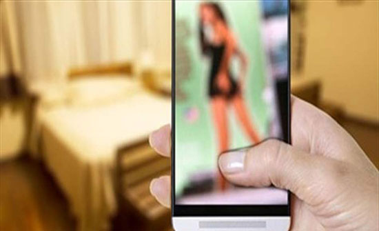 صور خلعية عبر "وتسآب" لإيقاع الكثيرين.. هذا ما فعلته "الخادمة" وما كشفته التحقيقات كثير صور خلعية عبر "وتسآب" لإيقاع الكثيرين.. هذا ما فعلته "الخادمة" وما كشفته التحقيقات كثير