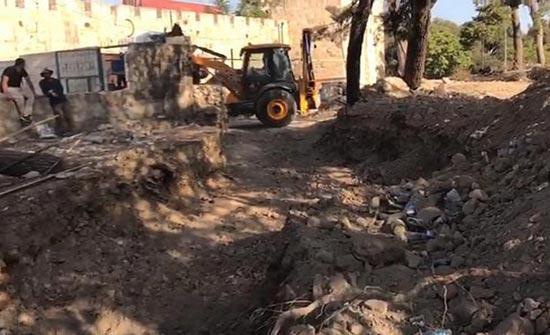 الاحتلال يجرف خط مياه في كردلة بالأغوار الشمالية الاحتلال يجرف خط مياه في كردلة بالأغوار الشمالية