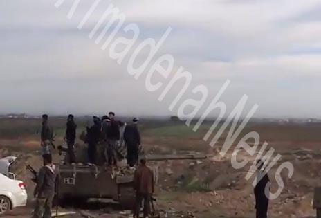 الجيش الحر يسيطر على سرية الهجانة على الحدود الأردنية ( فيديو ) الجيش الحر يسيطر على سرية الهجانة على الحدود الأردنية ( فيديو )