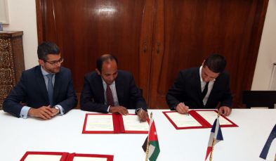 اتفاقية شراكة أردنية فرنسية لتعزيز فرص العمل