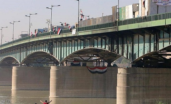 الأمن العراقي يستعيد السيطرة على جسر الأحرار في بغداد الأمن العراقي يستعيد السيطرة على جسر الأحرار في بغداد