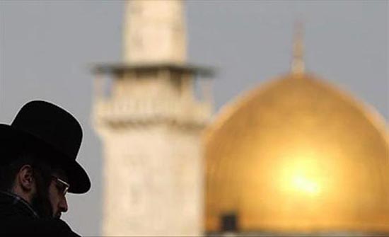 عضو الكنيست "غليك" يقتحم المسجد الأقصى عضو الكنيست "غليك" يقتحم المسجد الأقصى