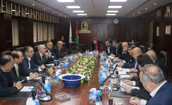 لقاء يبحث في إخضاع أرباح المتاجرة بالأسهم لضريبة الدخل لقاء يبحث في إخضاع أرباح المتاجرة بالأسهم لضريبة الدخل