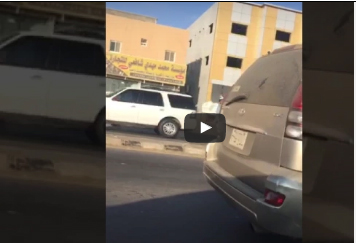 شاجرة عنيفة في منتصف طريق