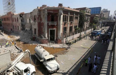 وزير خارجية إيطاليا: استهداف قنصليتنا في القاهرة يرمي لضرب الوجود الدولي في مصر وزير خارجية إيطاليا: استهداف قنصليتنا في القاهرة يرمي لضرب الوجود الدولي في مصر