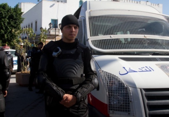 وقفة احتجاجية لـ 3 آلاف شرطي في تونس