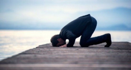 دراسة مثيرة- الركوع يخفف هذه الآلام... إليكم التفاصيل