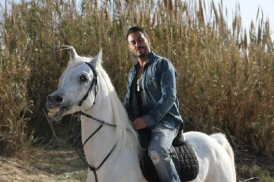 حبيبة غدي تخونه وتتخلى عنه..بالفيديو و الصور حبيبة غدي تخونه وتتخلى عنه..بالفيديو و الصور