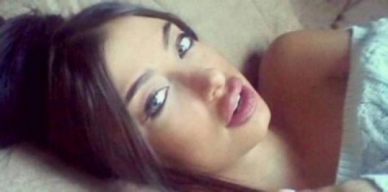 ابنة من هذه الجميلة التي أذهلت الشارع العربي ابنة من هذه الجميلة التي أذهلت الشارع العربي