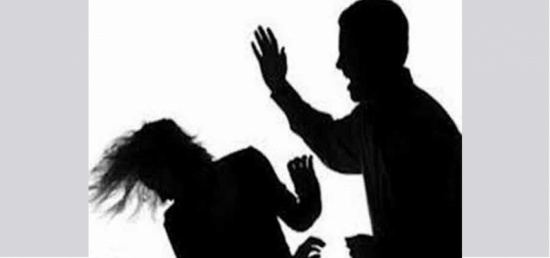 قتل ابنته بسبب مكالمة هاتفية!