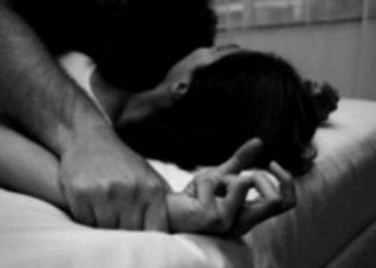 رسالة من فتاة إلى المعتدي عليها تشعل مواقع التواصل.. ما قالته له أشدّ من العقوبة! رسالة من فتاة إلى المعتدي عليها تشعل مواقع التواصل.. ما قالته له أشدّ من العقوبة!