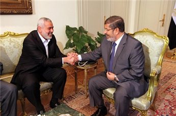 هنية يشيد بمرسي الذي أعاد لمصر 'دورها الإقليمي' ويشكر إيران على دعمها للمقاومة هنية يشيد بمرسي الذي أعاد لمصر 'دورها الإقليمي' ويشكر إيران على دعمها للمقاومة