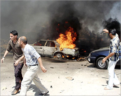 30 قتيلا و70 مصابا بانفجار سيارة مفخخة قرب الناصرية جنوب العراق 30 قتيلا و70 مصابا بانفجار سيارة مفخخة قرب الناصرية جنوب العراق