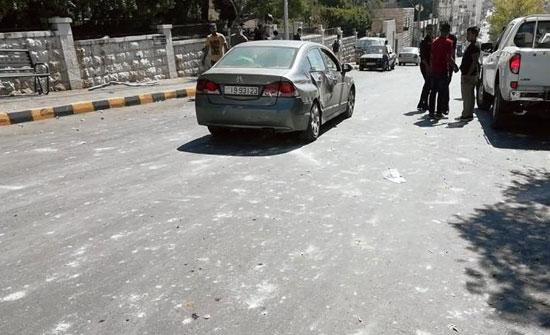 بالصور - عمان : مشاجرة طلابية تخللها تحطيم مركبات ومحلات تجارية بالصور - عمان : مشاجرة طلابية تخللها تحطيم مركبات ومحلات تجارية