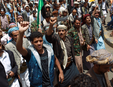 مقتل 15 حوثياً و8 مسلحين قبليين باشتباكات في اليمن