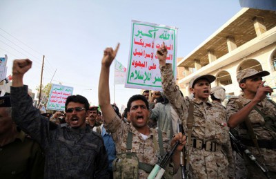 الحوثيون يسيطرون على أجزاء من تعز باليمن وهادي يتهمهم بالانقلاب عليه الحوثيون يسيطرون على أجزاء من تعز باليمن وهادي يتهمهم بالانقلاب عليه