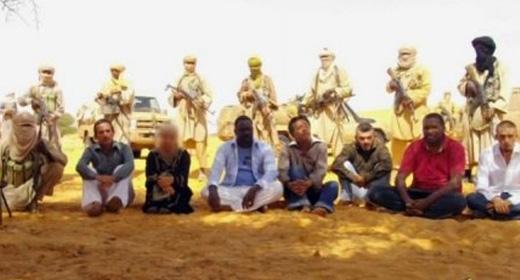تحرير ثلاثة رهائن يابانيين في الجزائر ومصير 14 آخرين لا يزال مجهولا تحرير ثلاثة رهائن يابانيين في الجزائر ومصير 14 آخرين لا يزال مجهولا