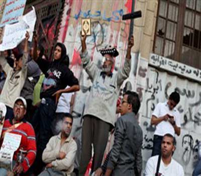 الشرطة المصرية تفرض طوقاً حول كاتدرائية "مرقس" الشرطة المصرية تفرض طوقاً حول كاتدرائية "مرقس"