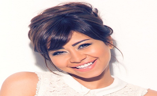 بالصورة.. شيرين "كومبارس" وراء ناديا الجندي في فيلم قديم؟ بالصورة.. شيرين "كومبارس" وراء ناديا الجندي في فيلم قديم؟